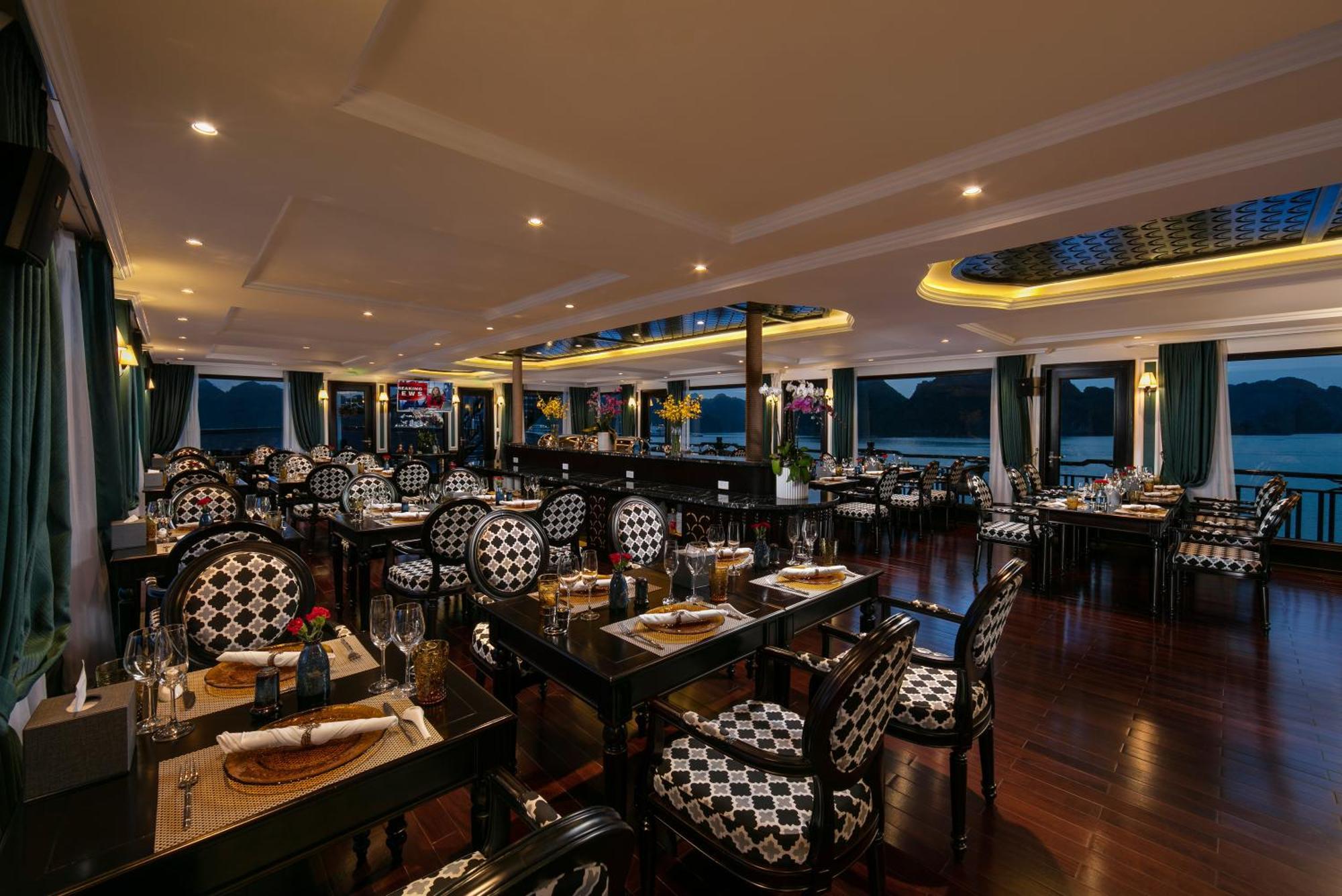 Отель Genesis Luxury Regal Cruises Халонг Экстерьер фото
